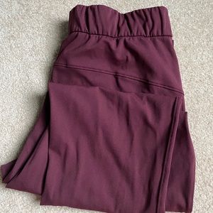 Lululemon on the fly pant size 4